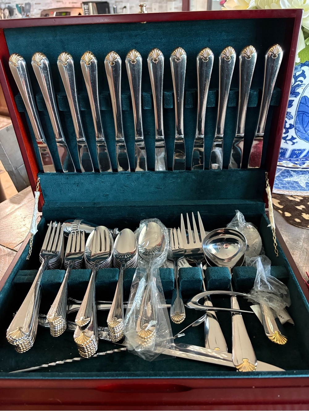 Royal Prestige 18/8 Stainless Flatware Set 65+ Pc w/ Wallace Cherrywood Case